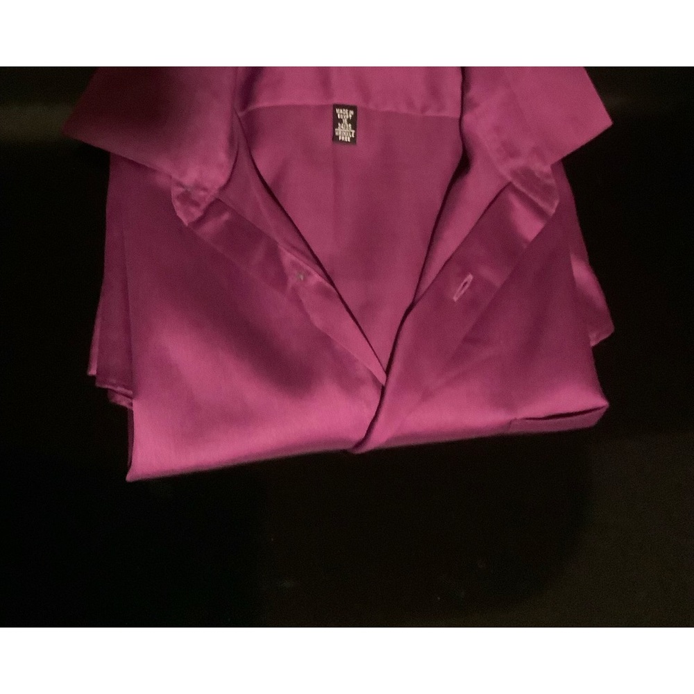 Geoffrey Beene Wrinkle free, fitted Men’s long sleeve shirt